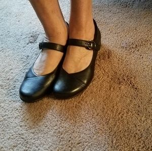 Dress shoes